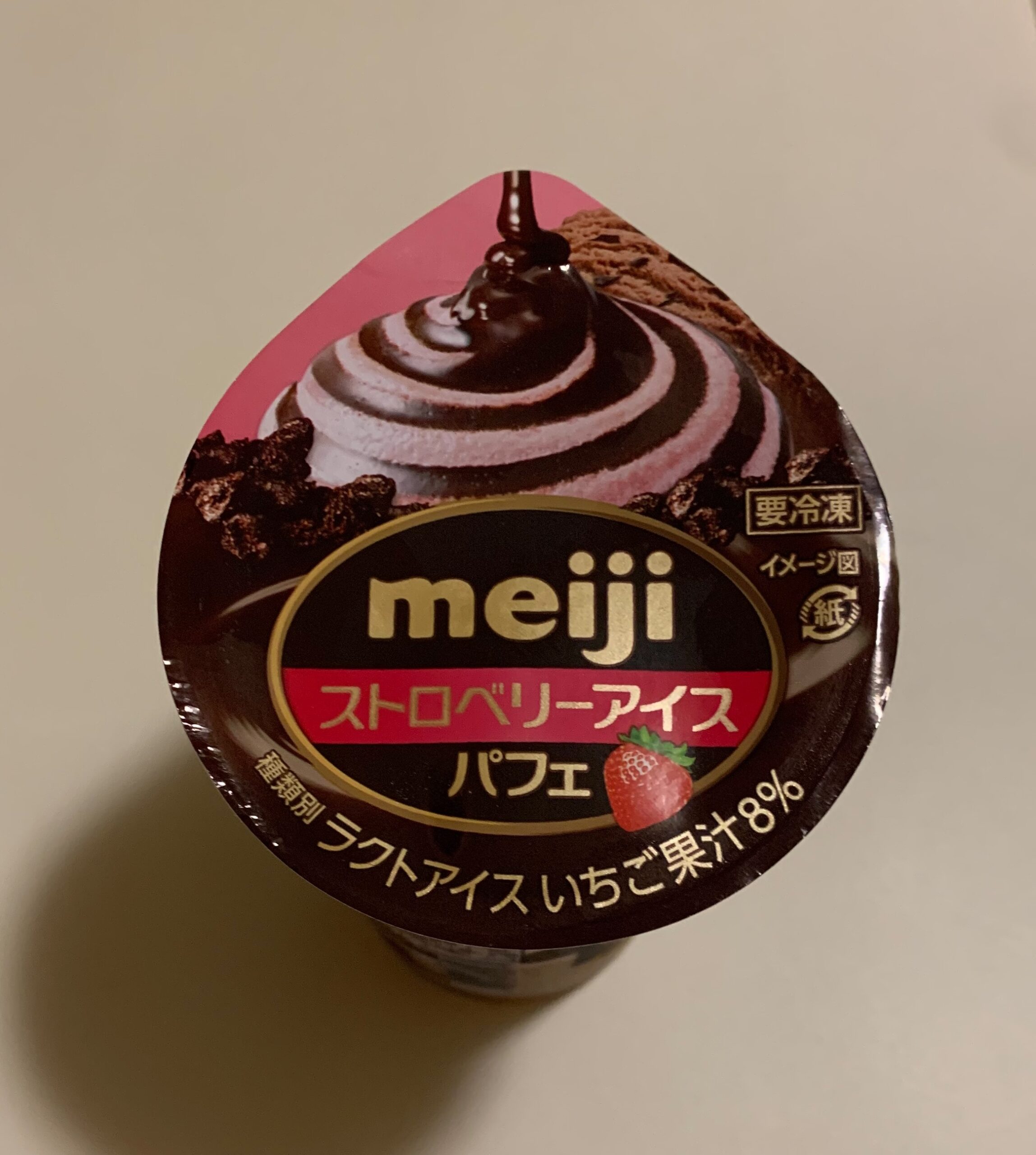 明治ストロベリーアイスパフェパッケージ